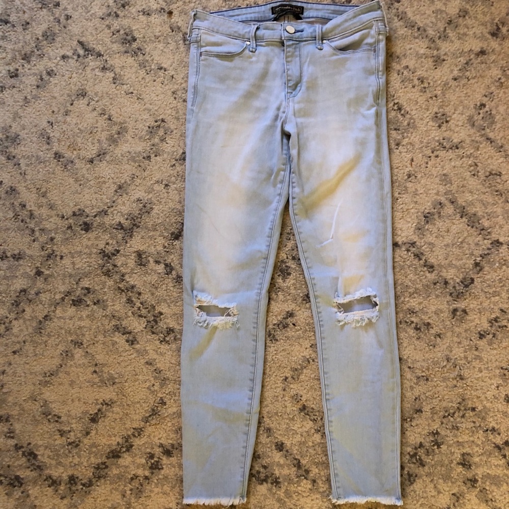 Abercrombie & Fitch light wash jeans